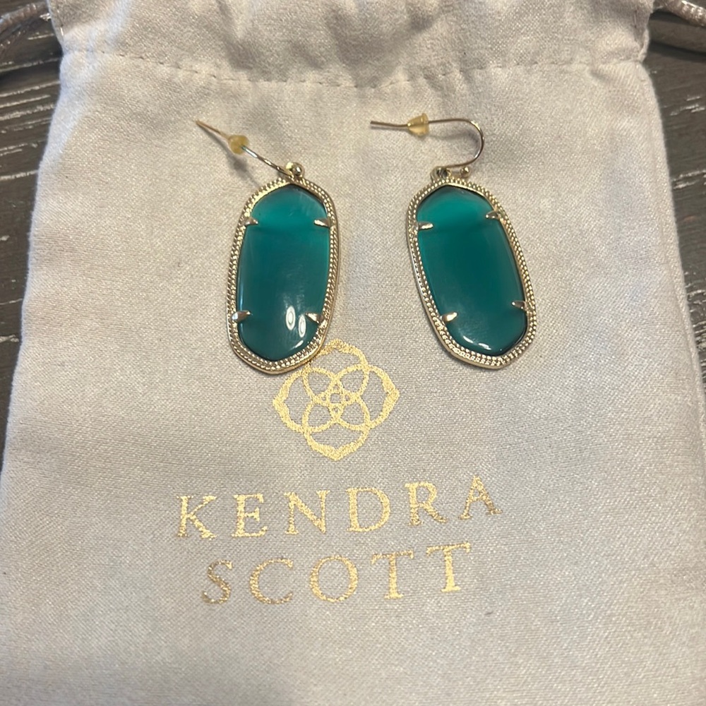 Kendra Scott Green dangle earrings